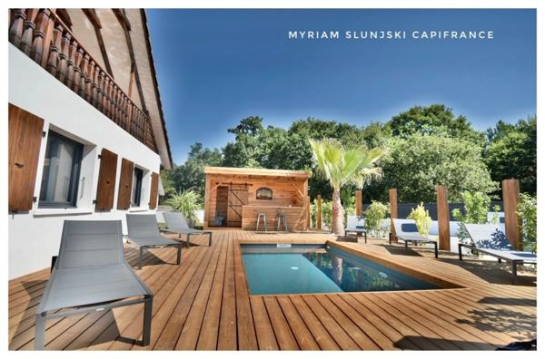 Dpt Landes (40), à vendre SOORTS-HOSSEGOR villa de charme rénovée de 210 m² environ au calme.