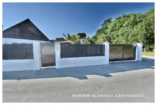 Dpt Landes (40), à vendre SOORTS-HOSSEGOR villa de charme rénovée de 210 m² environ au calme.