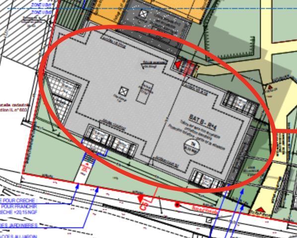 Local Commercial 4 pièces - 266 m²