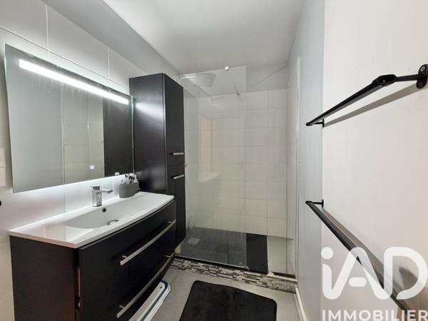 Appartement à vendre 5 pièces 94 m² Nîmes-Saint-Césaire