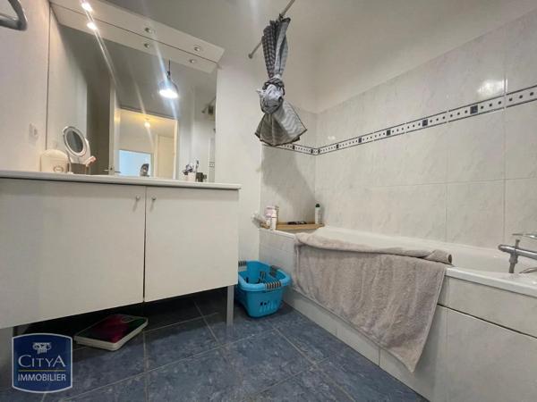 Appartement à louer 4 pièces 86.67m² Avignon (84140)