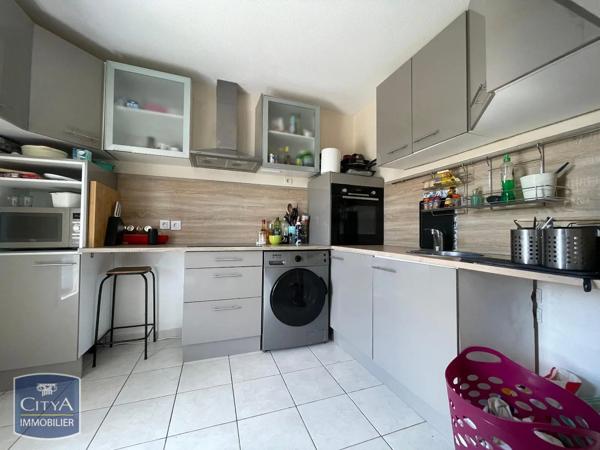 Appartement à louer 4 pièces 86.67m² Avignon (84140)