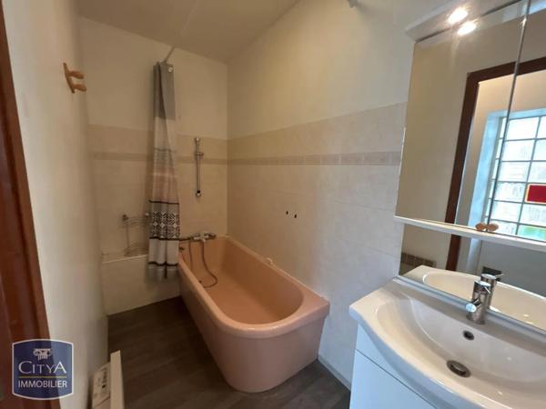 Appartement à louer 3 pièces 82m²