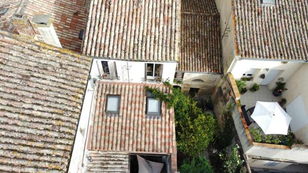 Immeuble composé de 2 T2 et 3 studios