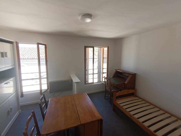 Immeuble composé de 2 T2 et 3 studios