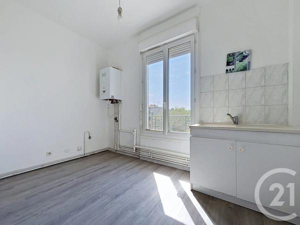 Appartement F3 à vendre  3 pièces - 68 m 2   TROYES  - 10