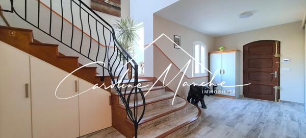 Maison de 250m² sur 2 niveaux - 5 chambres - garage - terrain de 1500m² piscinable