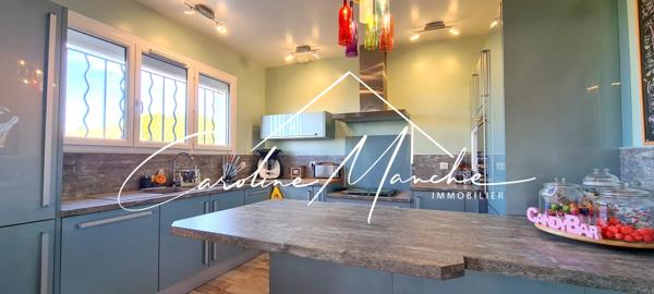 Maison de 250m² sur 2 niveaux - 5 chambres - garage - terrain de 1500m² piscinable