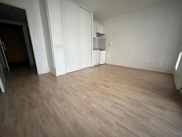 Poissy Appartement Studio 24m2 avec balcon €159 000 ** - Référence 9132