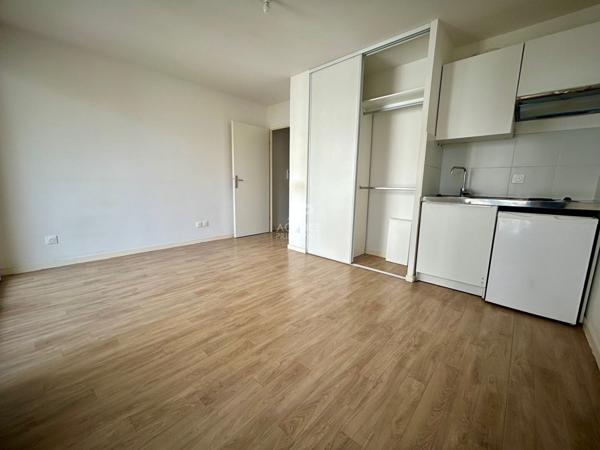 Poissy Appartement Studio 24m2 avec balcon €159 000 ** - Référence 9132