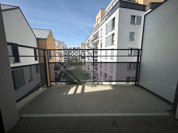 Poissy Appartement Studio 24m2 avec balcon €159 000 ** - Référence 9132