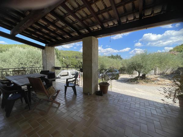 Cotignac (83570) COTIGNAC Villa à louer 3 chambres, terrain de 1610 m², proche du centre village à pied.