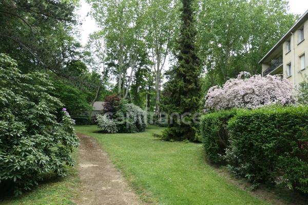 Dpt Yvelines (78), à vendre MAISONS LAFFITTE appartement T4 de 100 m²