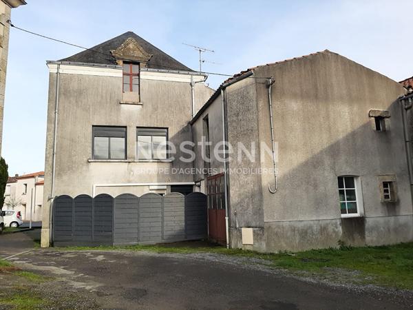 Maison de ville à vendre à Nueil les Aubiers - 6 pièces, 145 m², idéal investisseur