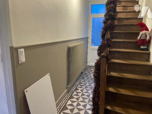 SOISSONS - Quartier LAMARTINE - Maison d'environ 117m² habitable avec terrasse et petit jardin.