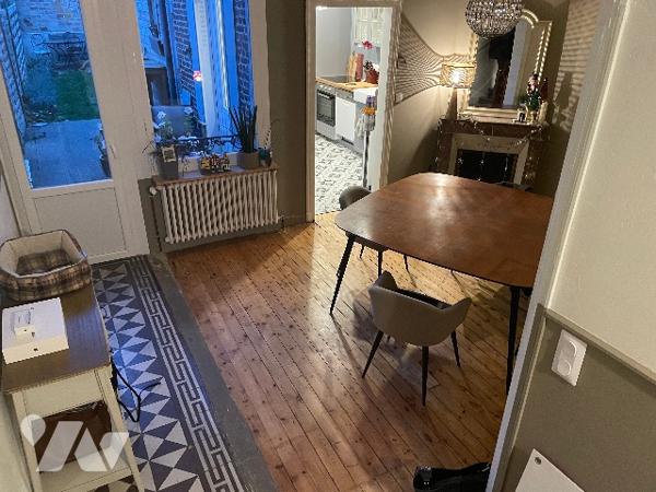 SOISSONS - Quartier LAMARTINE - Maison d'environ 117m² habitable avec terrasse et petit jardin.