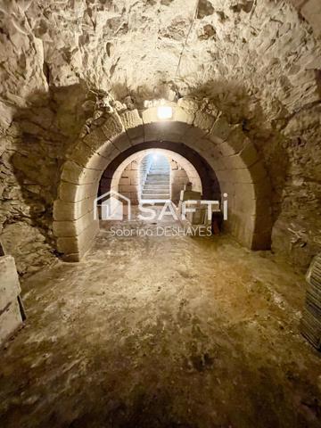 BELLE PROPRIETE - 6 CHAMBRES - NOMBREUSES DÉPENDANCES