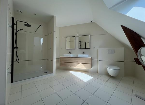 À vendre - Maison contemporaine, 6 pièces située à Saint-Cyr-sur-Loire (37540)