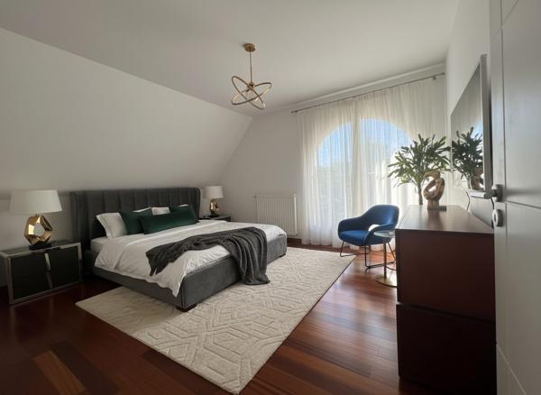 À vendre - Maison contemporaine, 6 pièces située à Saint-Cyr-sur-Loire (37540)