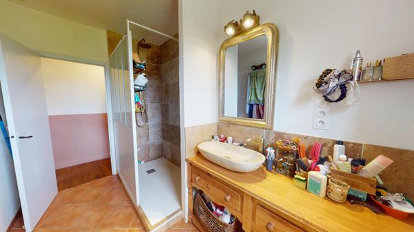 Maison lumineuse avec jardin, proche de Carcassonne