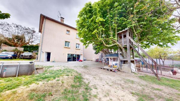 Maison lumineuse avec jardin, proche de Carcassonne