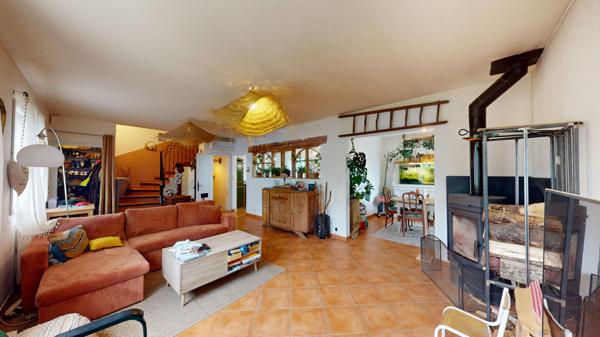 Maison lumineuse avec jardin, proche de Carcassonne