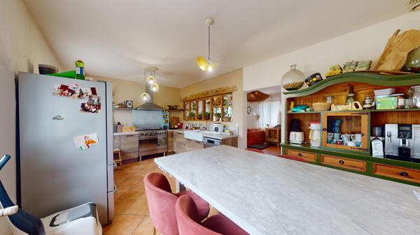 Maison lumineuse avec jardin, proche de Carcassonne