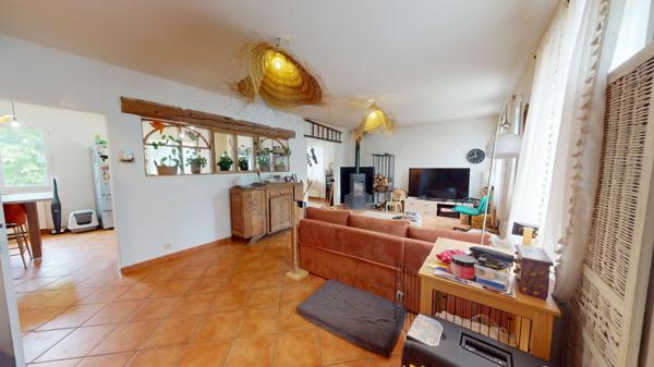 Maison lumineuse avec jardin, proche de Carcassonne