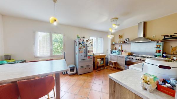 Maison lumineuse avec jardin, proche de Carcassonne