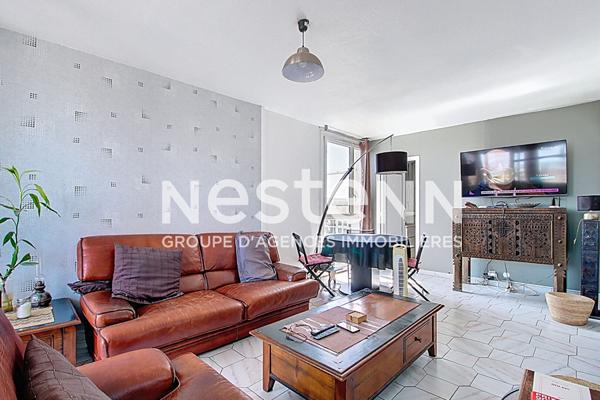 Appartement T4 Lumineux - 3 Chambres avec Balcon Cellier et Parking - 6è étage - Secteur Route de Genas - 69500 BRON