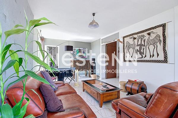 Appartement T4 Lumineux - 3 Chambres avec Balcon Cellier et Parking - 6è étage - Secteur Route de Genas - 69500 BRON