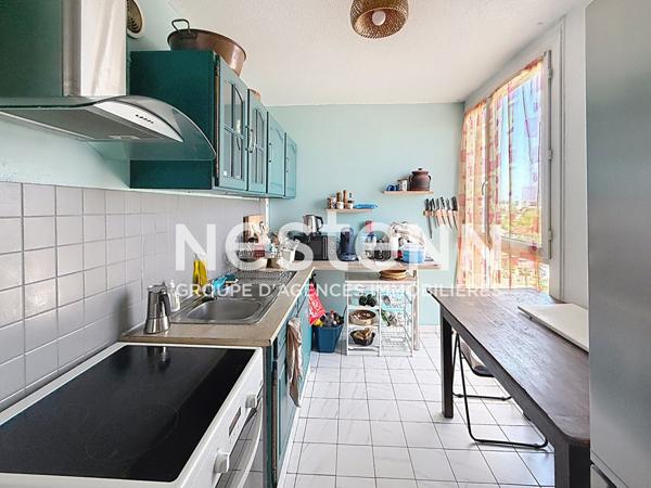 Appartement T4 Lumineux - 3 Chambres avec Balcon Cellier et Parking - 6è étage - Secteur Route de Genas - 69500 BRON