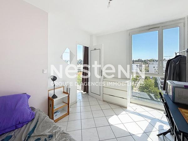 Appartement T4 Lumineux - 3 Chambres avec Balcon Cellier et Parking - 6è étage - Secteur Route de Genas - 69500 BRON
