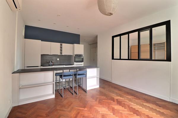 LOCATION APPARTEMENT - MARSEILLE 13008 - 2 Pièces - 55 m2