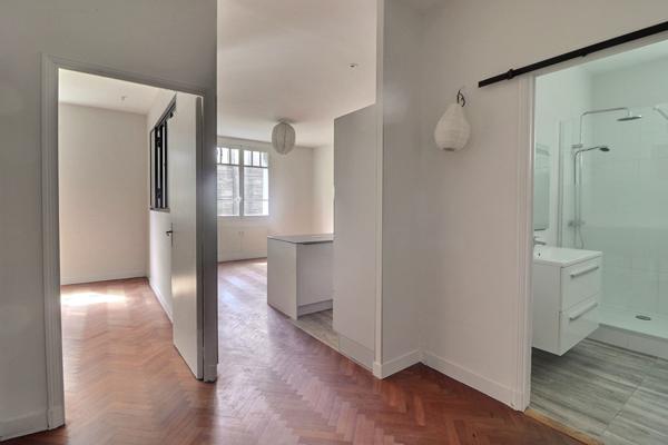 LOCATION APPARTEMENT - MARSEILLE 13008 - 2 Pièces - 55 m2