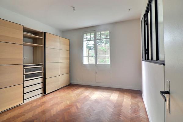 LOCATION APPARTEMENT - MARSEILLE 13008 - 2 Pièces - 55 m2