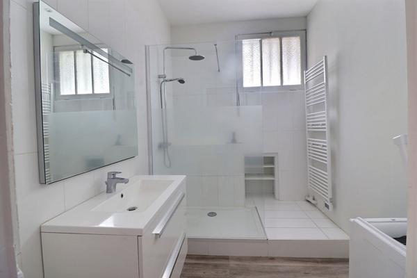 LOCATION APPARTEMENT - MARSEILLE 13008 - 2 Pièces - 55 m2