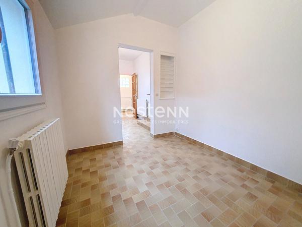 TRAPPES : Maison 2 pièces à louer avec bureau + cave et garage
