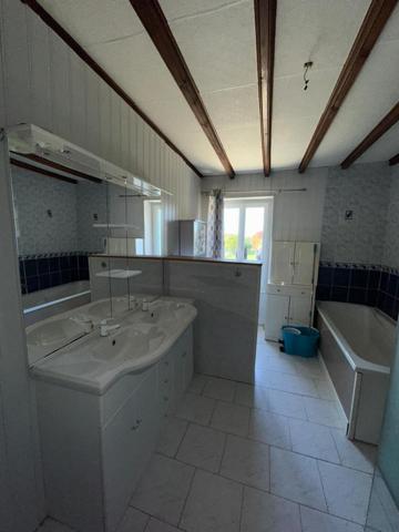 Maison à CHAUVIGNY, 86300 - 6 pièces 123m²