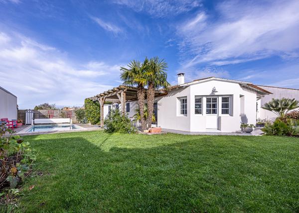 Maison familiale plain pied avec piscine 153M²