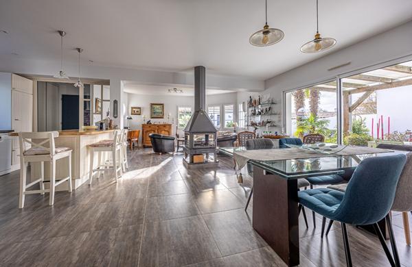 Maison familiale plain pied avec piscine 153M²