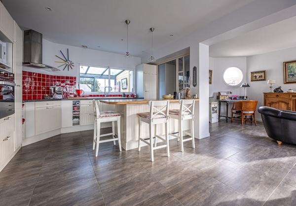 Maison familiale plain pied avec piscine 153M²