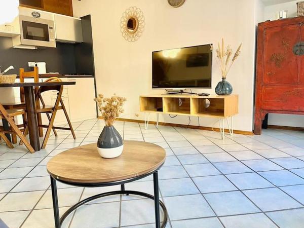 Appartement 2 pièces rénové – Vieille Ville de Menton
