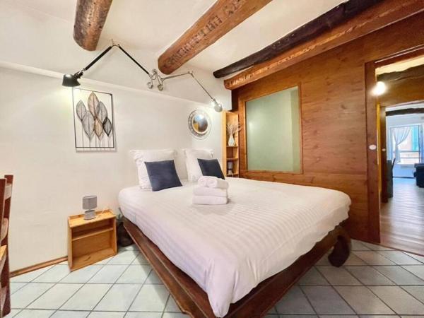 Appartement 2 pièces rénové – Vieille Ville de Menton