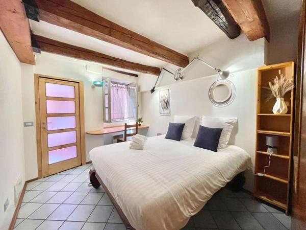 Appartement 2 pièces rénové – Vieille Ville de Menton