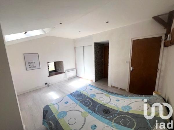Maison à vendre 6 pièces 157 m² Terres-de-Haute-Charente