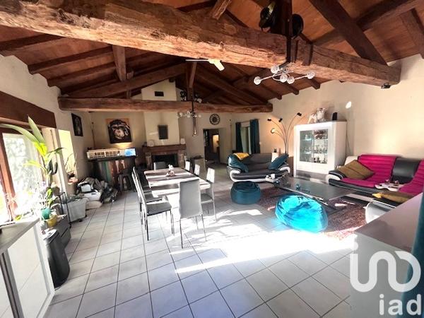 Maison à vendre 6 pièces 157 m² Terres-de-Haute-Charente