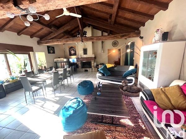 Maison à vendre 6 pièces 157 m² Terres-de-Haute-Charente