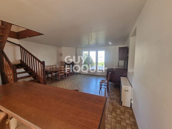 LARRE : ensemble de 2 maisons sur grand jardin en centre bourg