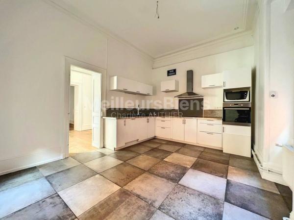 Joli Appartement Haussmannien en rez-de-chaussée